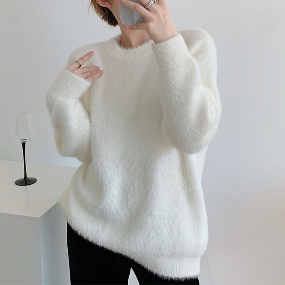 レディース トップス セーター プルオーバー ミディアム 長袖 ラウンドネック クルーネック 襟なし オーバーサイズ フェミニン ふわふわ ニット かわいい 大人可愛い きれいめ シンプル カジュアル