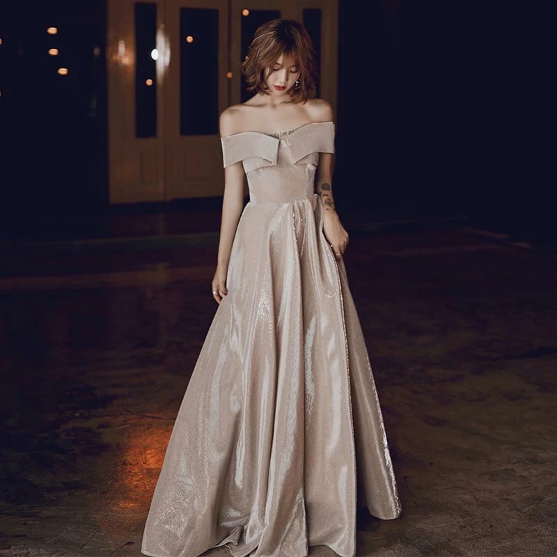 シンプルデザイン ロングドレス カラードレス プリンセスライン シャンペン色 オフショルダー カラードレス ウェディングドレス ロングドレス 演奏会用ドレス 刺繍 オフショルダー Aライン 発表会 披