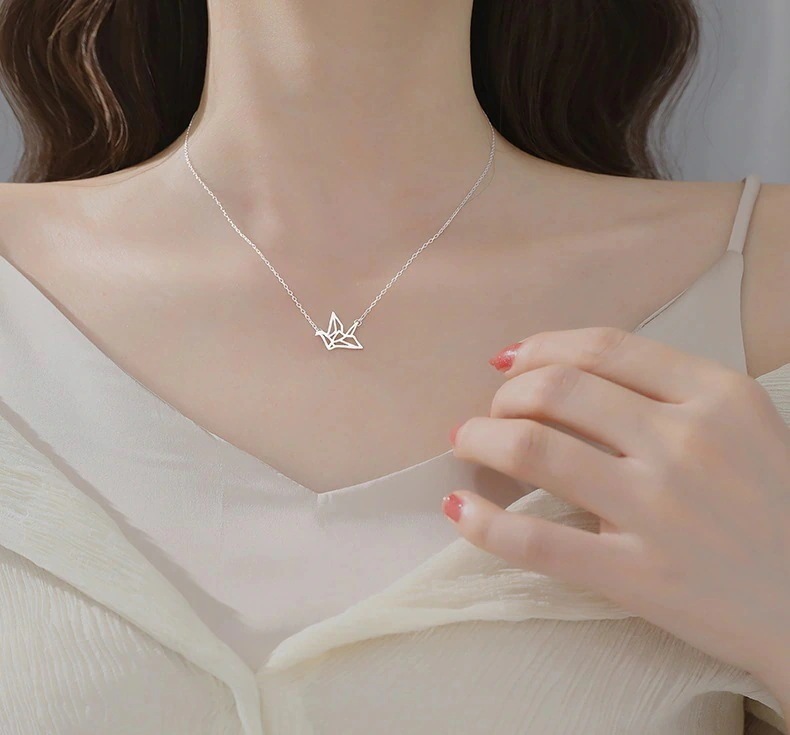 今も人気短めが可愛いチョーカーネックレス シルバー９２５　韓流ブーム　千羽鶴ネックレス　ファション　クリエイティブ　キュート　学生　首飾り　飾り物qlyer27