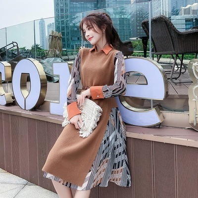 ツーピース 重ね着ワンピース ニットスカート 膝丈 ひざ丈 ミディアム丈 ミドル丈 袖あり 長袖 Vネック スリム タイト 細身 切り替えデザイン 伸縮性 ニット 薄手 かわいい きれいめ シンプル