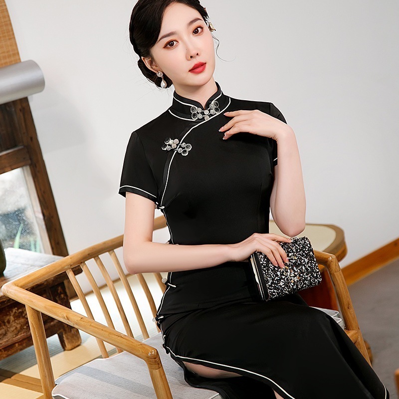 ワンピースドレスドレスブラックロングチョンサム2025春と夏の中年と年配の女性サイド8ボタンスタンドカラーチョンサムマザーバンケット衣装