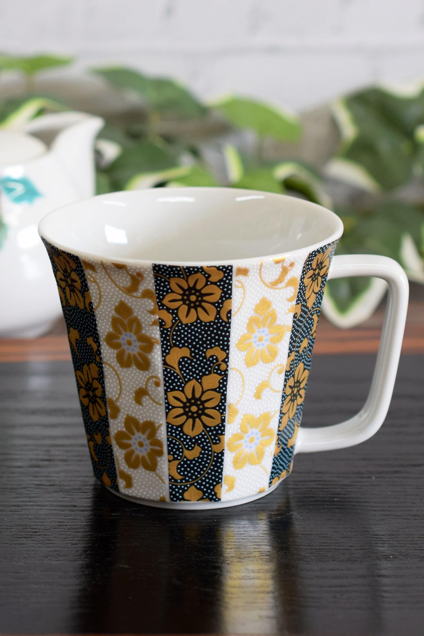 和座の蔵 おしゃれ コーヒーマグ 九谷焼 マグカップ 鉄仙文 陶器 高級 ブランド 食器 日本製 誕生日プレゼント 還暦祝い 古希祝い 喜寿祝い 米寿祝い ギフト