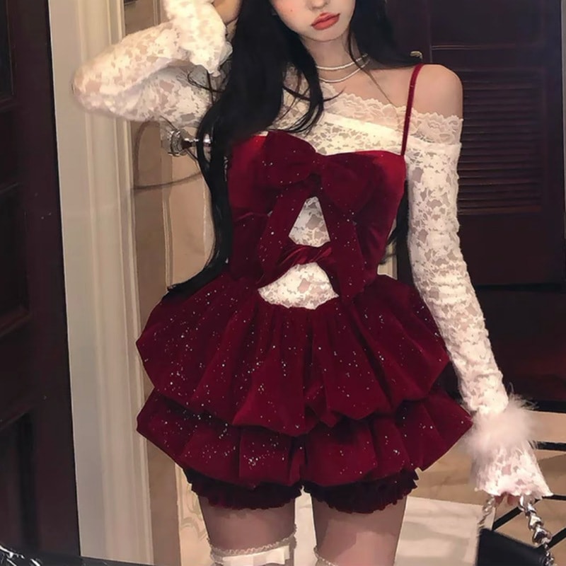 レディース 秋冬 新年 衣装セット：レース ベースレイヤートップレッドベルベット サスペンダードレスハイウエスト ショーツスリーピースセット
