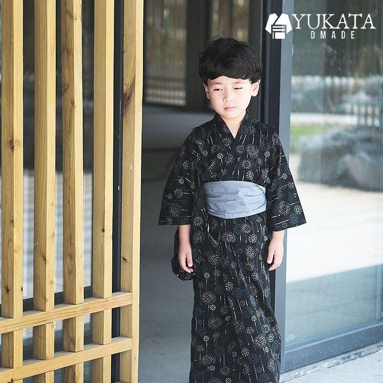 出荷が迅速である 独占販売 浴衣 子供 男の子 花火柄 黒 キッズ 2点セット 浴衣 兵児帯 ブラック 浴衣セット キッズ レトロ 子供服 夏祭り 古典 花火大会 花見 2025新品 10代 90-1