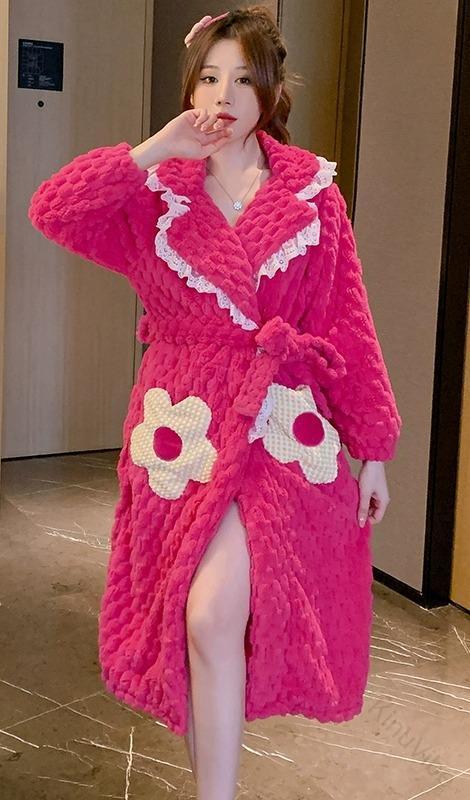 バスローブ レディース 秋冬用 厚手で暖かい フランネル素材 膝下丈 パジャマ セクシーな赤と黒 花柄刺繍とレース 大きめサイズ展開で快適