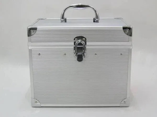 メイクボックス メイク道具 コスメ 美容 ヘアケア 収納力 業務用として 特大アルミBOX 鏡 中皿