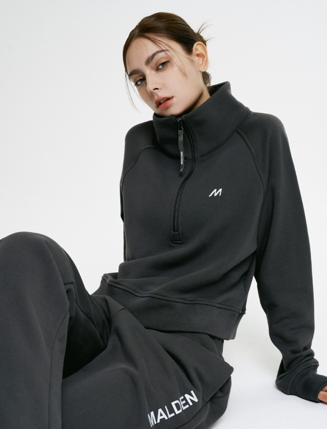 リフレクティブ スウェット クロップ ハーフジップアップ (チャコール)