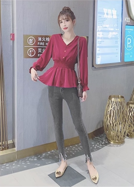 トップス シャツ ブラウス カットソー 袖あり 長袖 ギャザー ベルスリーブ Vネック シフォン 快適 着心地 かわいい 大人可愛い きれいめ シンプル カジュアル 大人 上品 おしゃれ お洒落