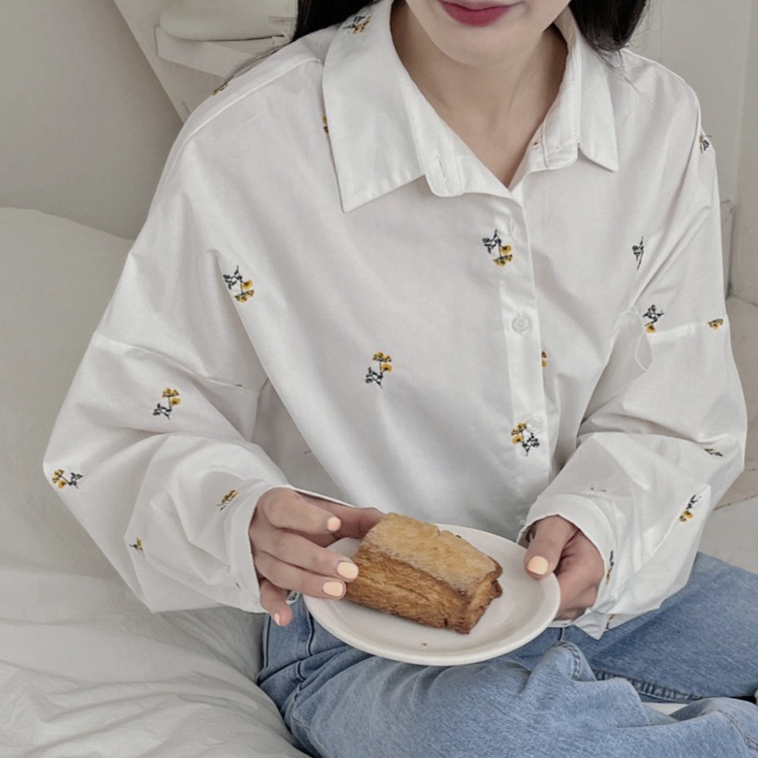 トップス シャツ 袖あり 長袖 襟付き シャツカラー 刺繍 かわいい 大人可愛い シンプル カジュアル 大人 おしゃれ お洒落 かっこいい レトロ 大人可愛い 大人女子 こなれ感 ラフ キュート