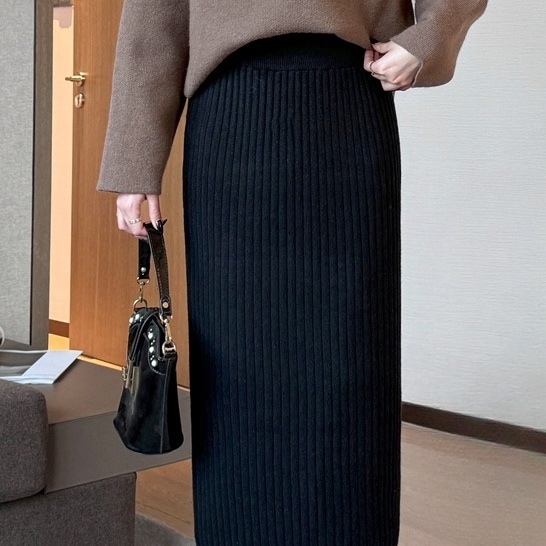 ボトムス スカート ミモレ丈スカート ニットスカート バックスリット ウエストゴム ストレート かわいい 大人可愛い きれいめ シンプル 上品 おしゃれ かっこいい カジュアル こなれ感 個性的