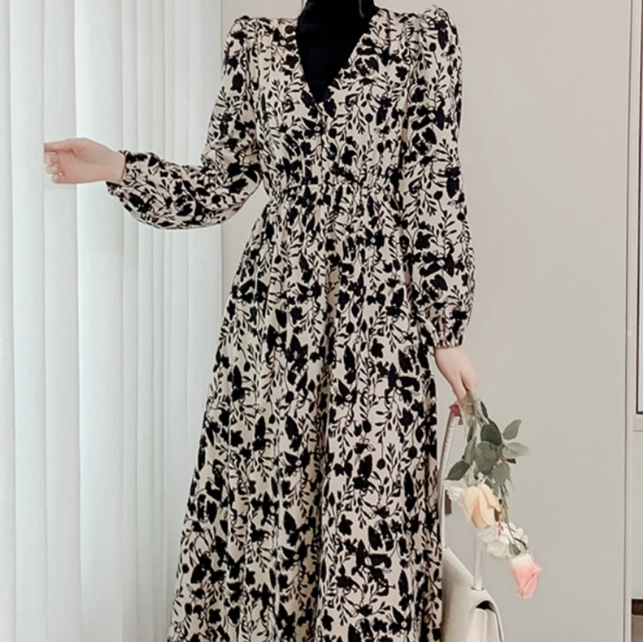 ワンピース デート フレアワンピース ロング 袖あり 長袖 かわいい 大人可愛い きれいめ シンプル カジュアル 大人 上品 おしゃれ お洒落 主役級 存在感 柄 春 秋 冬 10代 20代 30代