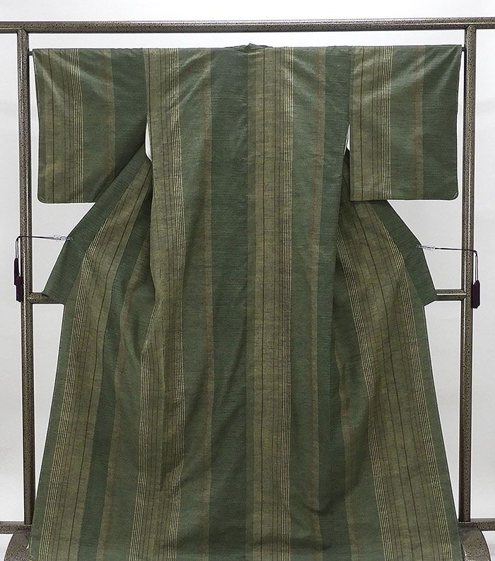 紬 未着用 正絹 古結城紬 亀甲縦縞模様 身丈170.5cm 裄丈66.5cm 紬 未使用 新古品 着物 b4047
