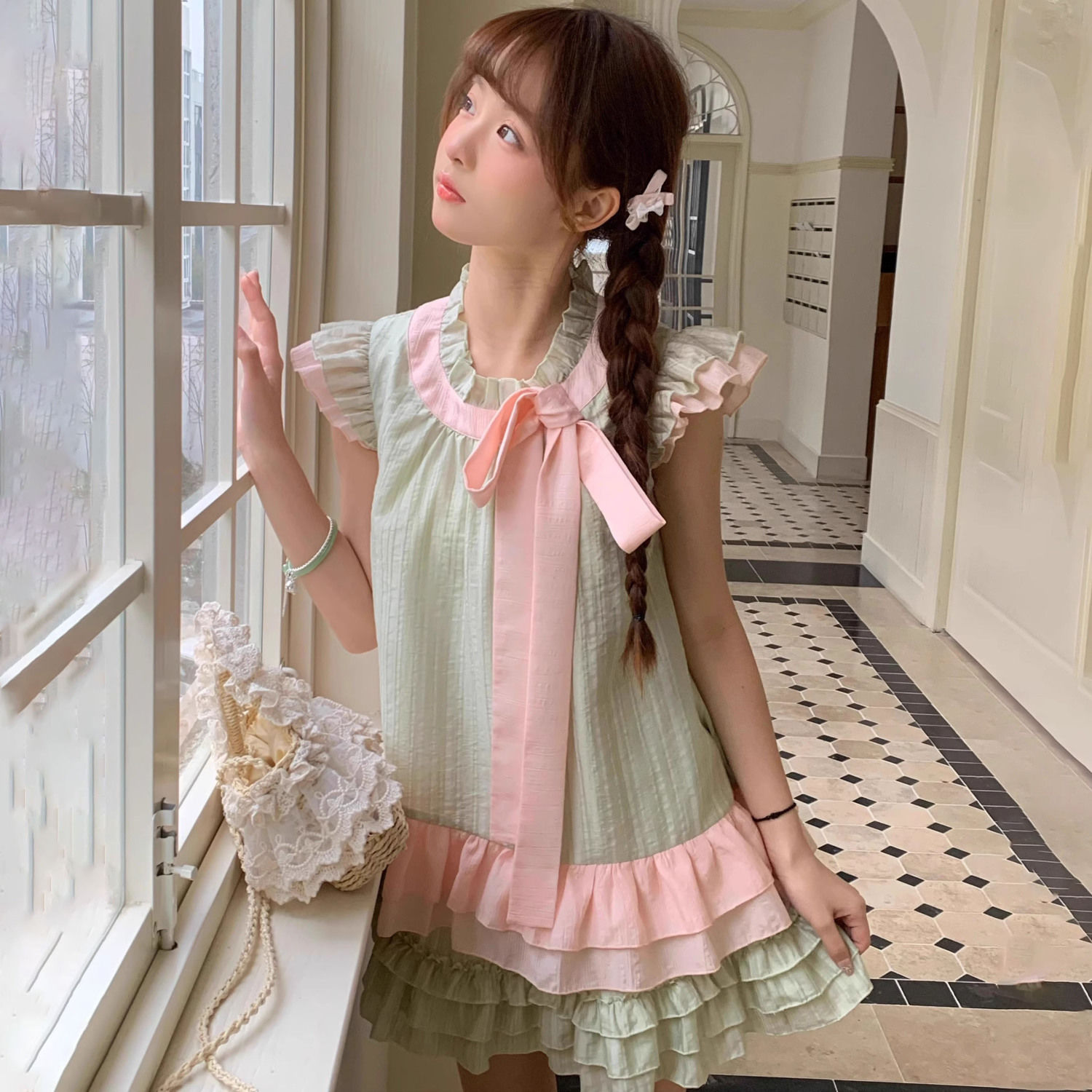 二点セット 新しい甘いかわいい年齢を減らすニッチな気質アカデミースタイルボウトップショートスカートスーツ女性