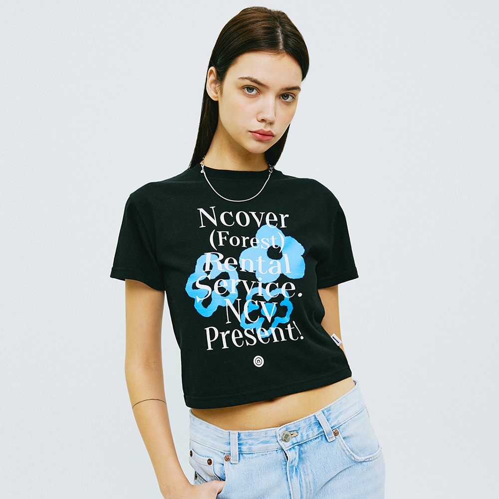PAINTING FLOWER BUNCH CROP TSHIRT-BLACK