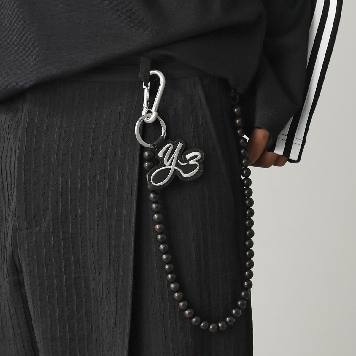 Y-3 ワイスリー キーリング KEY CHAIN キーチェーン JV9726 メンズ レザー ロゴ 刺繍 ウッドビーズ カラビナ付き キーホルダー BLACK