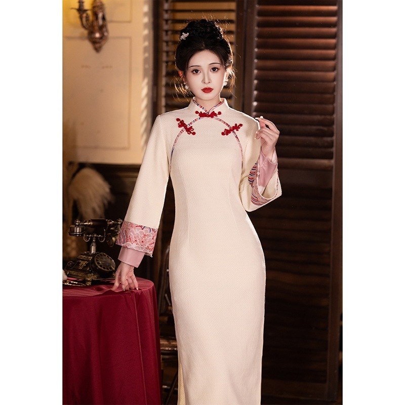ワンピースドレスドレス白い改造されたチョンサムの若い女性服秋と冬の長袖新しいスタイルの婚約ドレススカートの小さな漢服スタイル