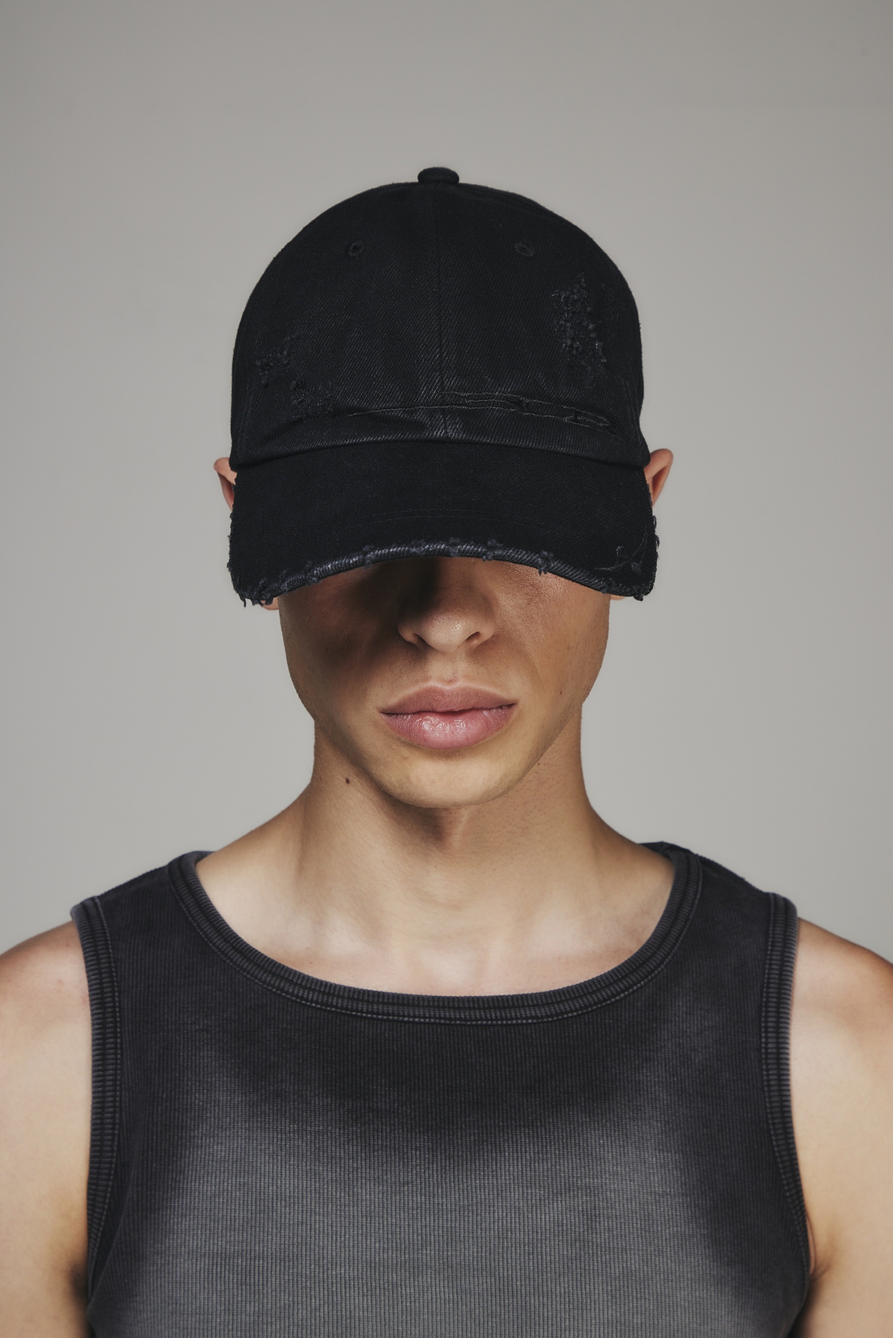 【BLR】 CURVED LOGO DAMAGED DENIM CAP BLACK
