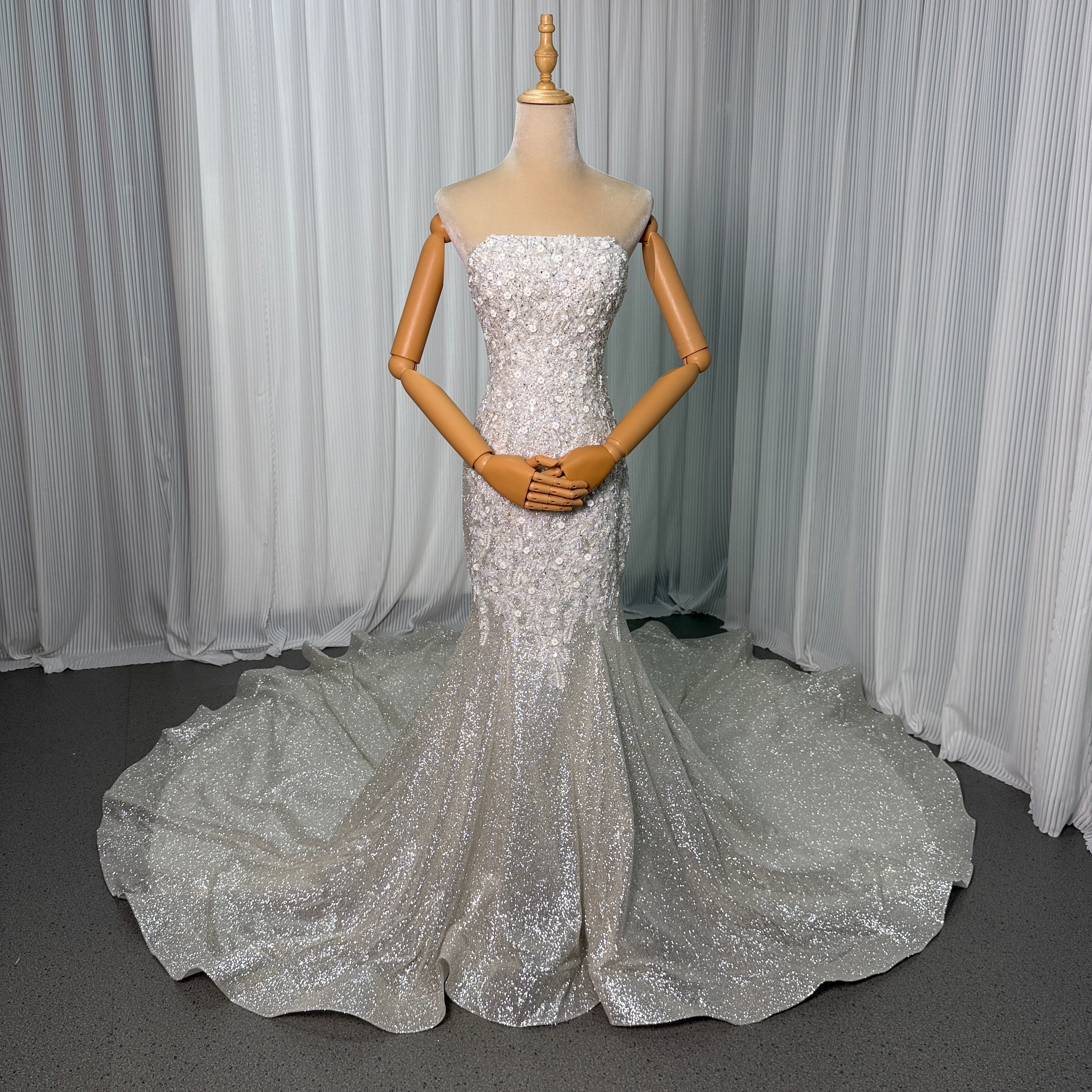 豪華！韓国風 ウエディングドレス ベアトップ マーメイドライン グリッタードレス ハンドメイド 結婚式 花嫁