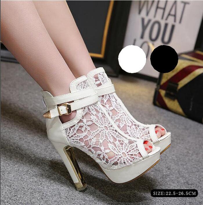 ブーツサンダル オープントゥブーツサンダル ベルト付き 花柄刺繍 サマーブーツ サンダル オープントゥ レディース 脚長 ブーツサンダル　シューズ グラディエーター 靴 レディース 夏 ハイヒール サ 5,000円