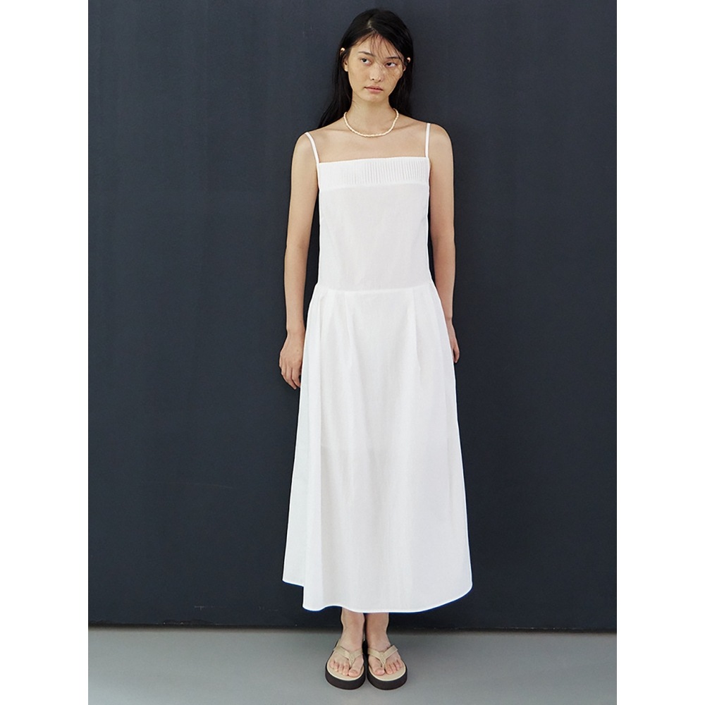 noeud ピンタックフレアワンピース（アイボリー）