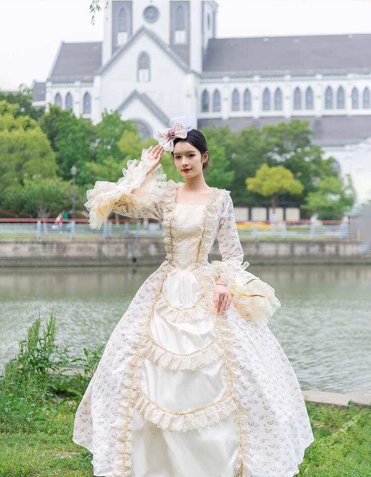 大人気 上品 ミモレ丈 シャンペン色 花柄 ラッパ袖２点セット パニエ付き 貴族ドレス ステージ衣装 舞台衣装 オペラ声楽 中世貴族風 お姫様ドレス 宮廷中世風 ドレス 中世ヨーロッパ ステージ衣装