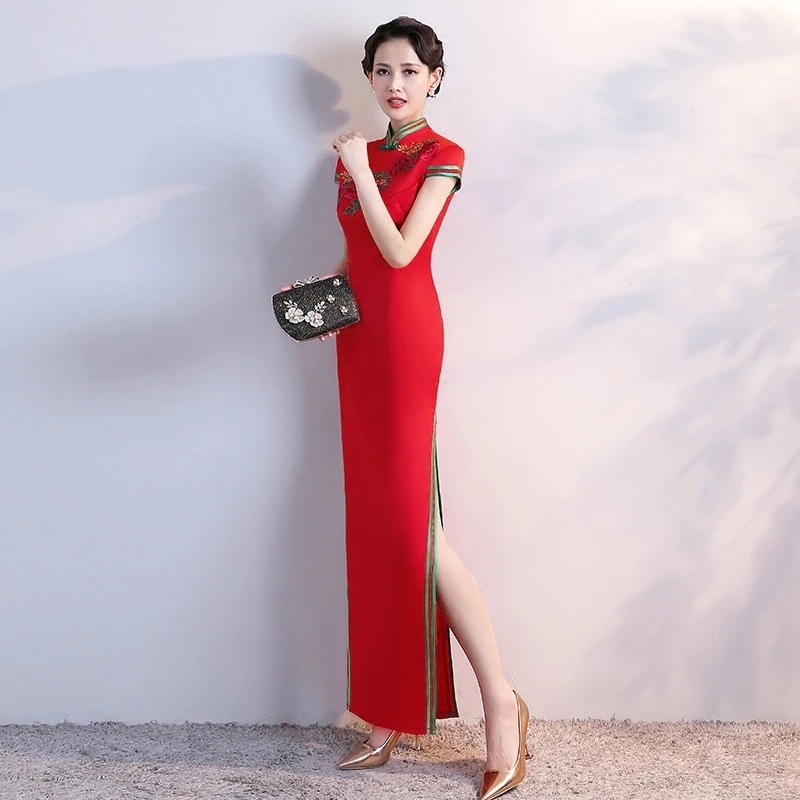 ワンピースドレスドレスチョンサム2025女性の長いパフォーマンス服大型サイズのスリム中年と高齢者エレガントでスリム