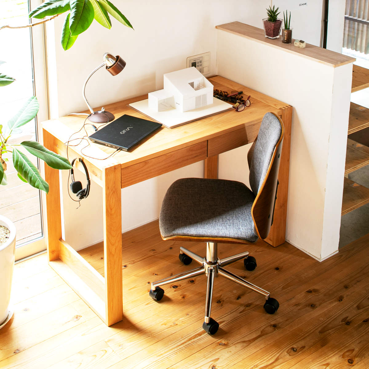ワークデスク 幅105cm 奥行55cm 引出し付 カローレ デスク 机 学習机 勉強机 パソコンデスク オフィスデスク コンパクト 木製 天然木 引き出し 鍵付き 学習デスク パソコン PC