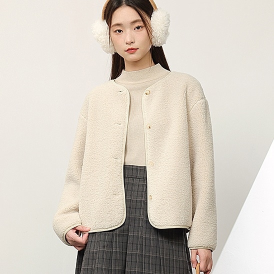 アウター ジャケット フリース 長袖 ラウンドネック 前開き バタン ミディアム丈 かわいい 大人可愛い きれいめ シンプル 上品 おしゃれ かっこいい カジュアル こなれ感 個性的 主役級 存在感