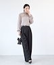 ライトグレー