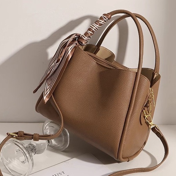 2024 野菜バスケット 本革 バケツバッグ レディースバッグ おしゃれ 万能 ショルダー クロスボディバッグ ハンドバッグ 5,077円