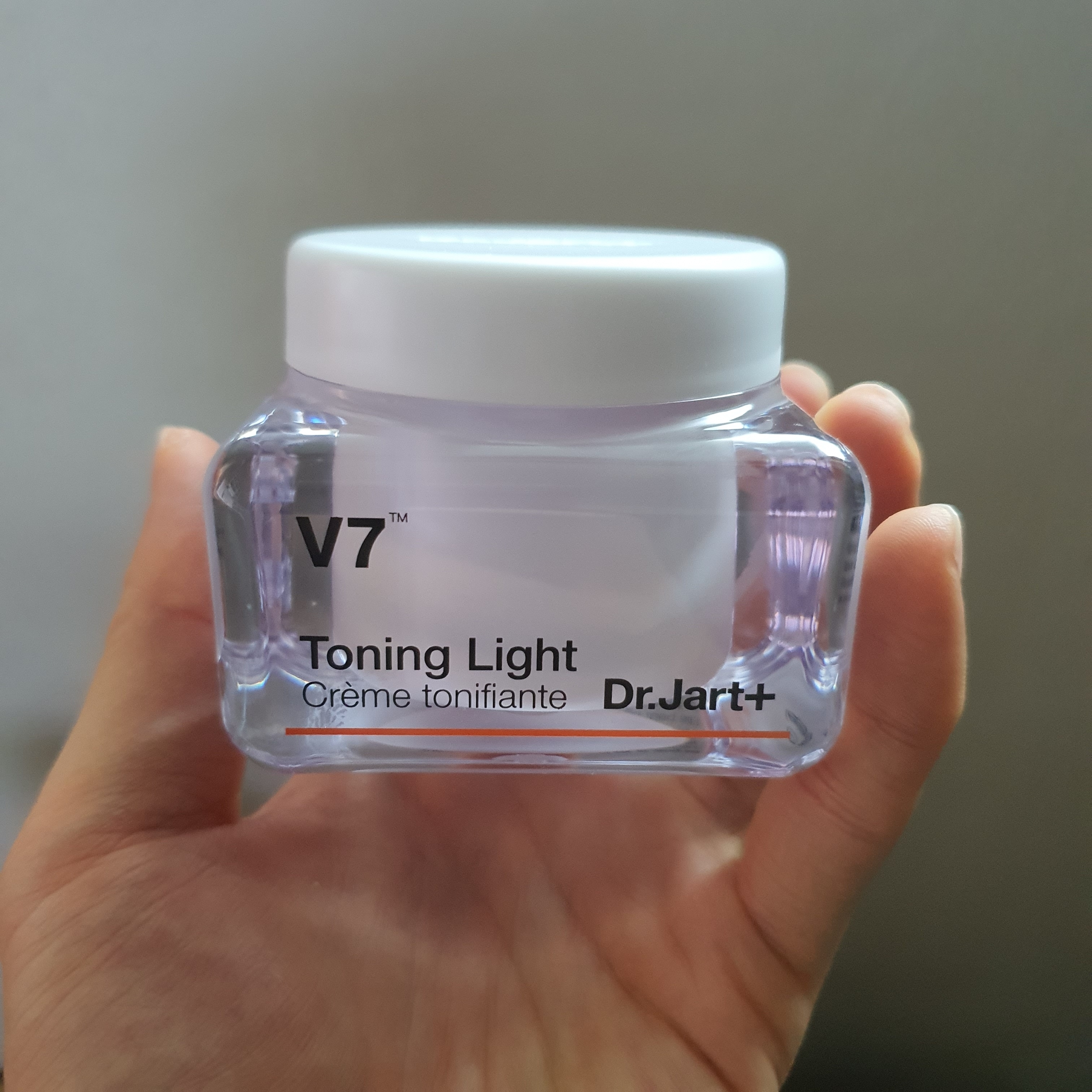 V7 トニングライトクリーム 50ml 1個