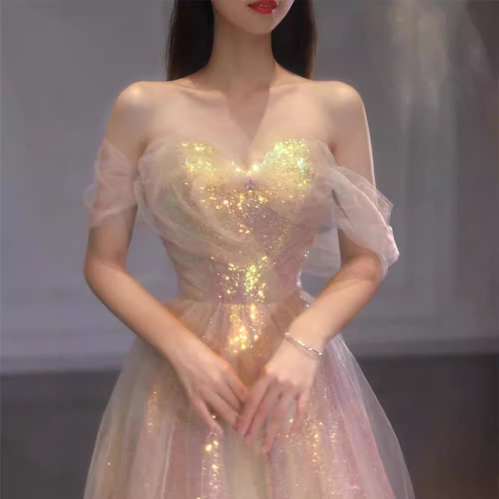 ワンショルダーの輝くピンクの花嫁のトーストドレス軽くて高級な高級なタッチのマーメイドプリンセススリムな年次総会の司会者のイブニングドレス