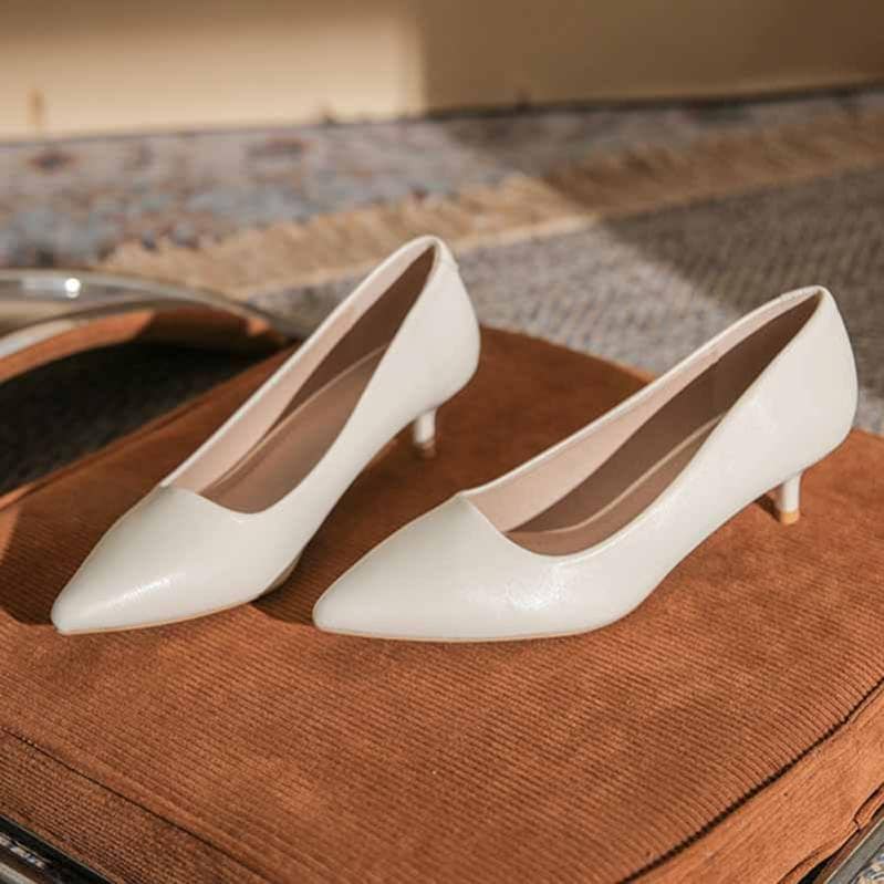 500円OFFクーポン レディースパンプス レザー 革靴 女性靴 ローヒール シューズ レザー 通勤 オフィス靴 立ち仕事 撥水加工 ピンヒール クッション性 パーティー 通勤 およばれ 結婚式 履き