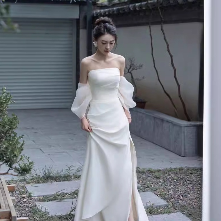 女性のための新しい中国風の婚約ドレッシングガウン2024秋冬新しいチューブトップシンプルなロング妖精の気質旅行写真撮影ライトウェディングドレス