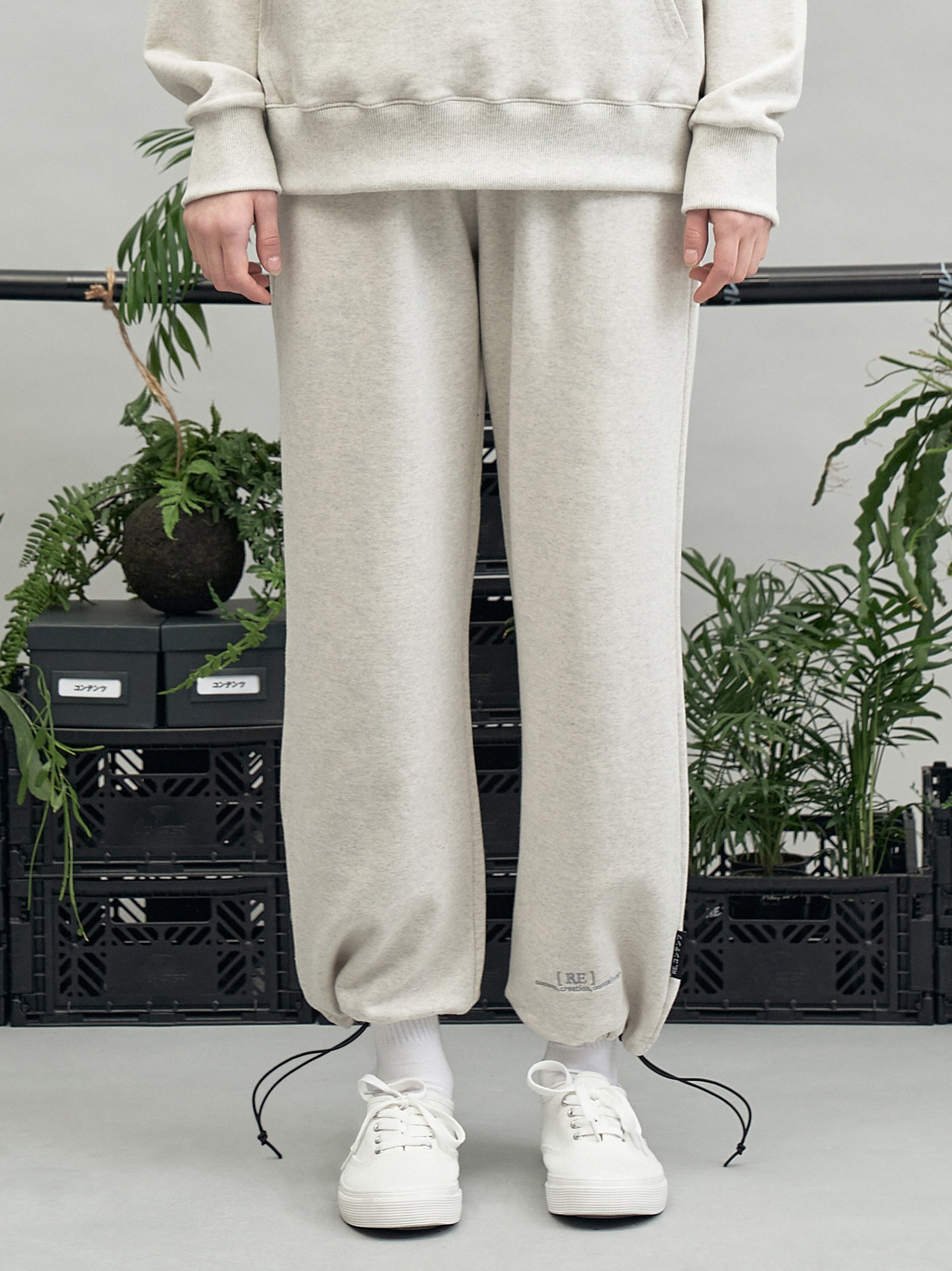 REブレースロゴストリングパンツ（オートミール）