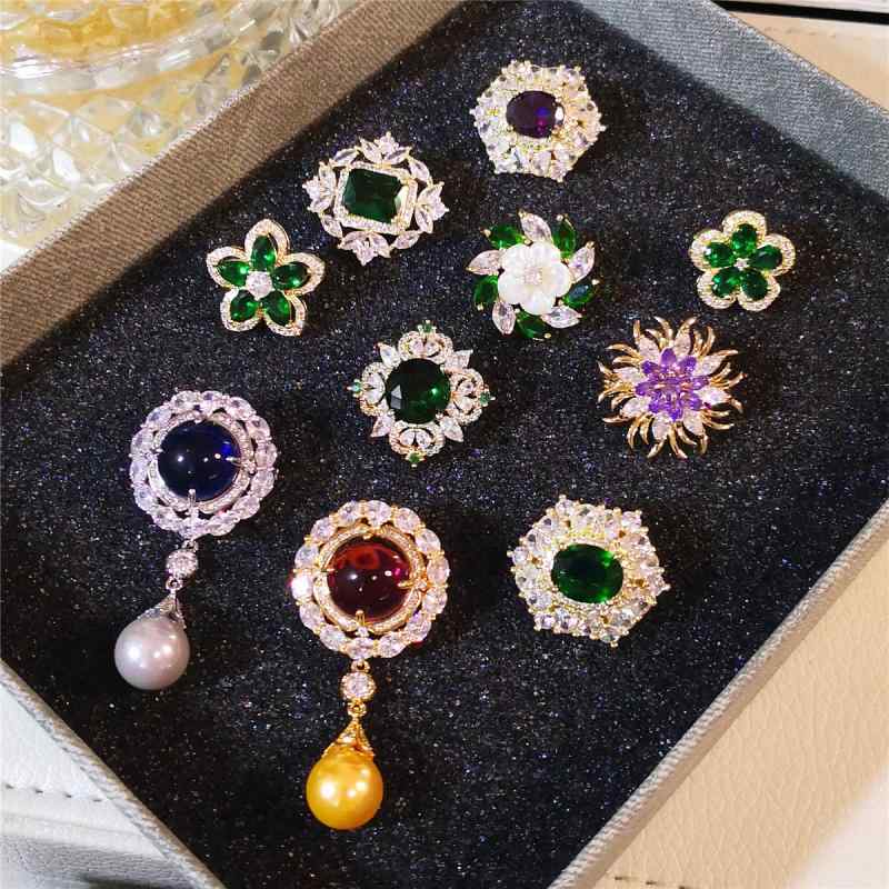 ブローチ 入学式 大人 かわいい 韓国 ジュエリー マイクロ 象嵌 ジルコン エメラルドグリーン 花 レトロ 宮殿 紫 青 小さい 襟 レディース カフス