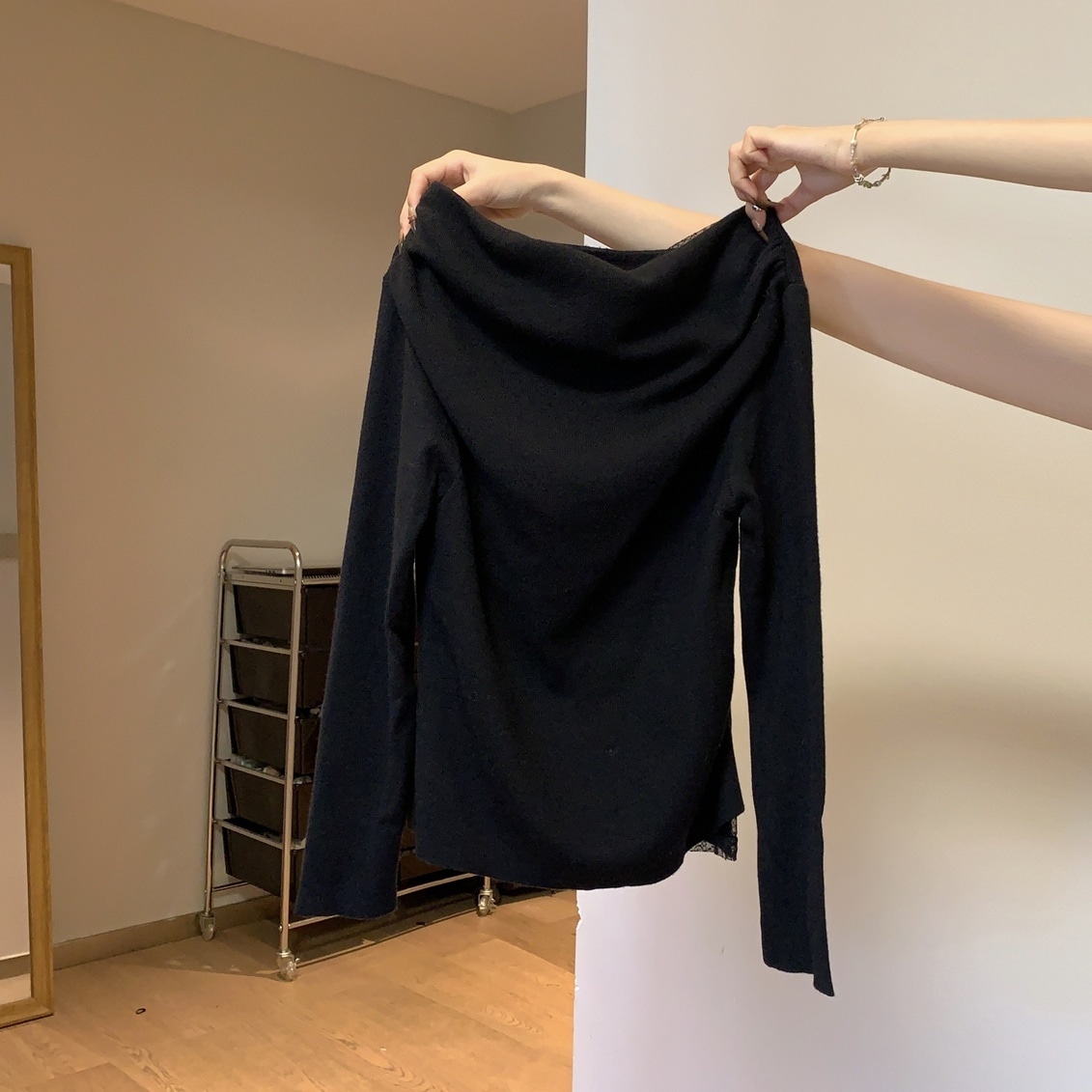 トップス セーター 長袖 オフショルダー オフショル プルオーバー ミディアム丈 かわいい 大人可愛い きれいめ シンプル 上品 おしゃれ かっこいい カジュアル こなれ感 個性的 主役級 ラフ