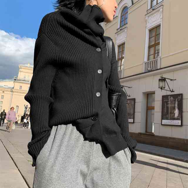 ユニークデザインの切り替えニットトップスブラックグレーMLタートルネックリブボタンゆったり体型カバー