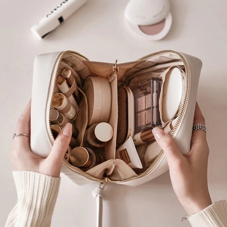 【1つ買うと10個無料】23 化粧ポーチ 大容量 PU コスメポーチ レディース 機能的 手提げ付き 人気 おしゃれ 軽い バック 旅行 整理 便利グッズ 使いやすい 小物入れ ブラシ入れ メイク 化