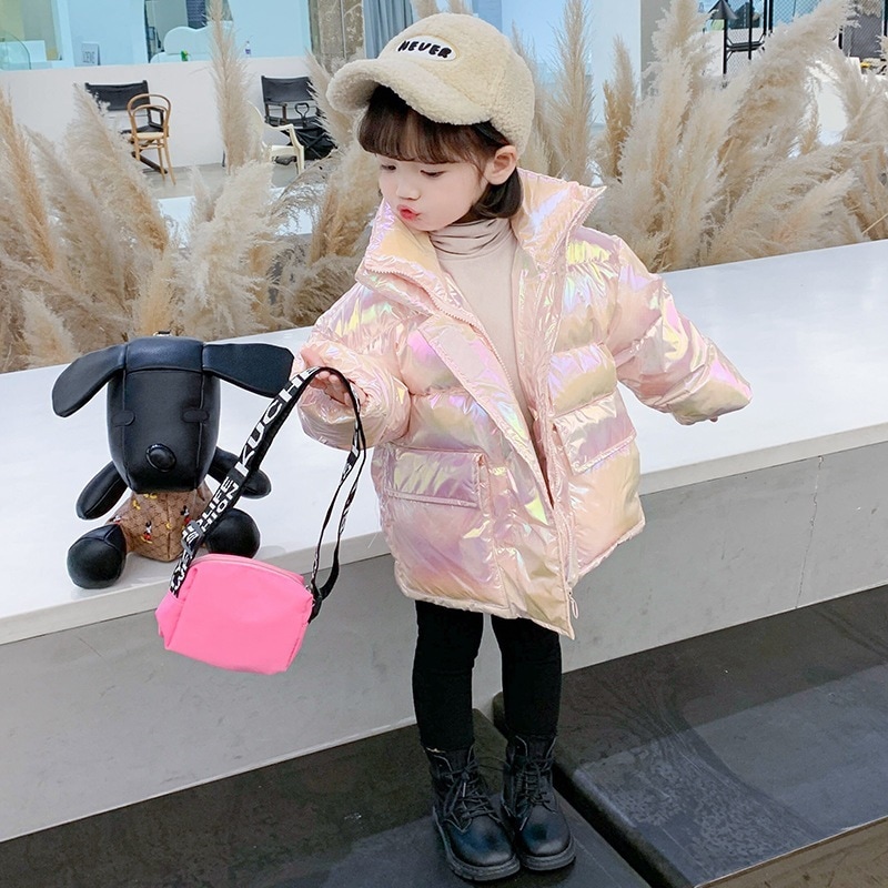 子供服女性子供服綿入れ明るい色のダウンジャケットとダウンの保温不透風コート