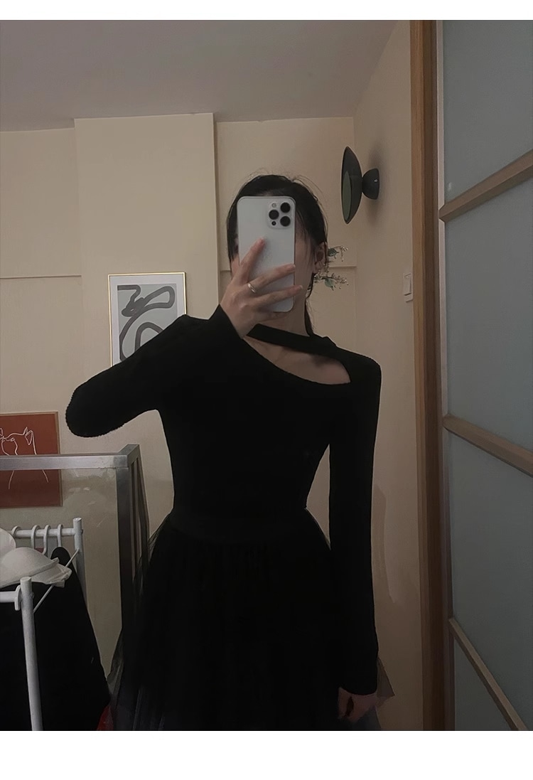 リトル ロック モンスター ブラック ホルターネック セーター セクシー ボトム シャツ 女性 デザイン 秋 冬 ニット トップ 個性的 トップス ニットソー セーター 袖あり 長袖 襟なし