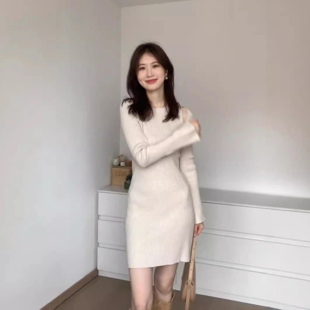 【プチプラ・大人スタイル・スリムフィット・オフショルダーボディコンワンピース・秋の新作・長袖ニットワンピース】