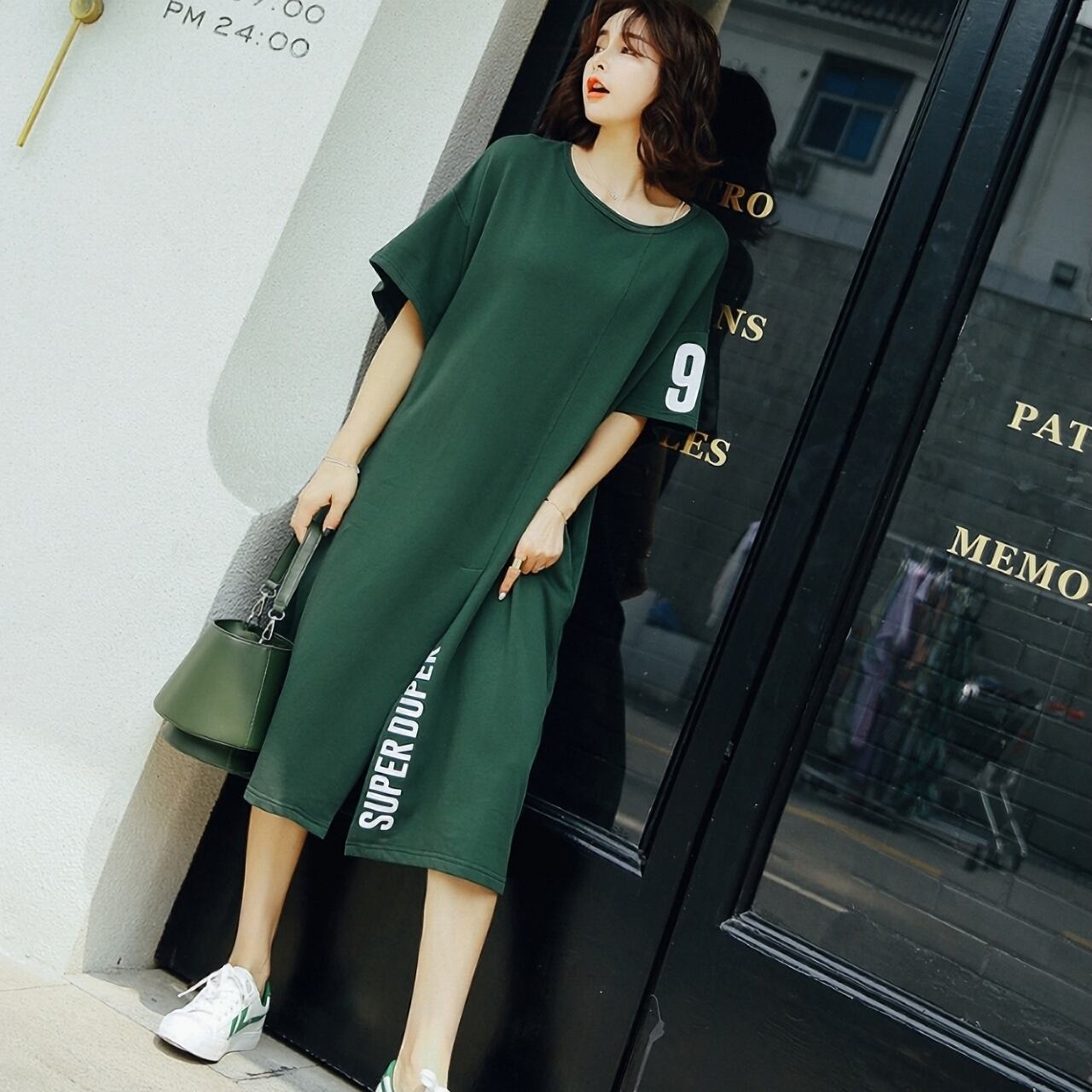 ルーズフィット Tシャツワンピース レディース ワンピース 部屋着 Tシャツ 膝下 ミモレ ロング 7分丈 8分丈 丈長 半袖 スリット ポケット ボートネック Aライン フェミニン かわいい 大人