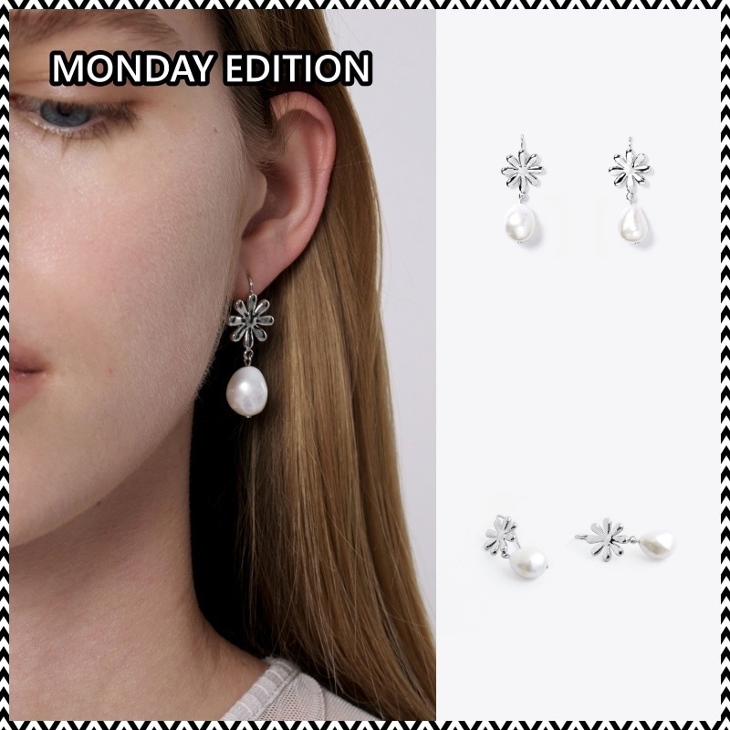 MONDAY EDITION DAISY AND PEARL EARRINGS 9,620円