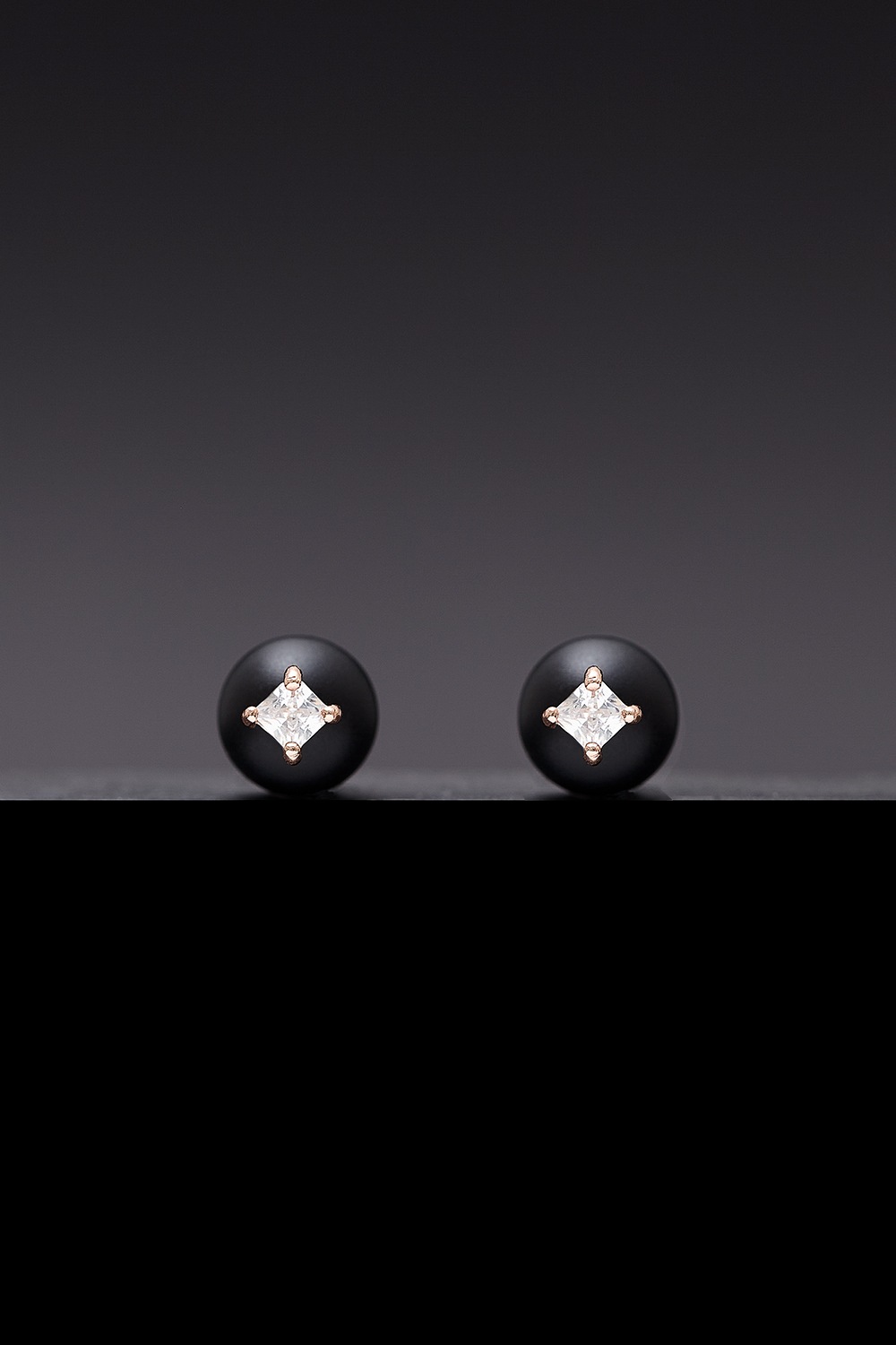 [HAZINA] 8mm Onyx Core Poise Earrings [Option-Earclip ｱﾍﾂ硎