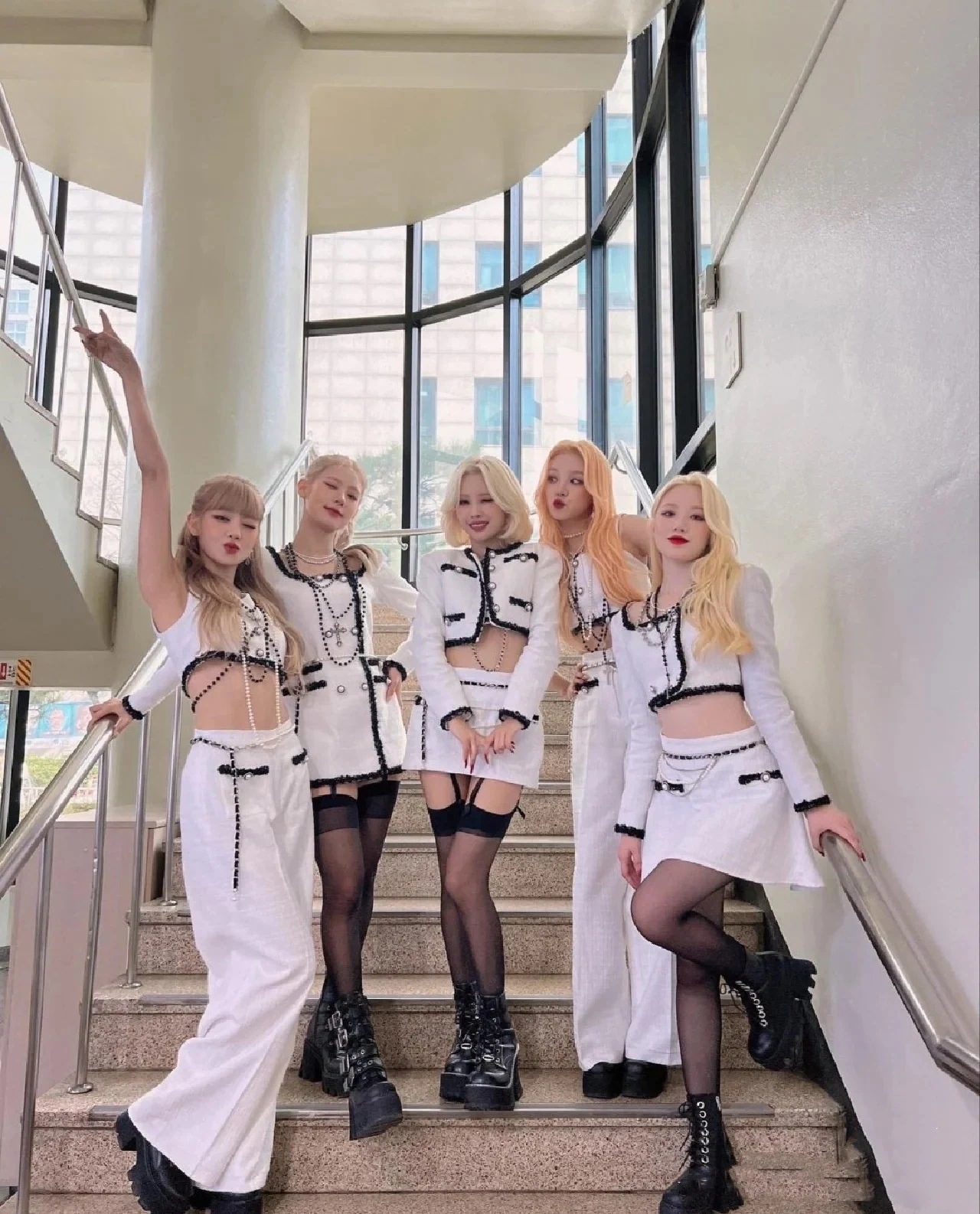 パフォーマンス衣装 ガードル ニューダンスチーム ステージスーツ 歌うジャズスーツ Jazz