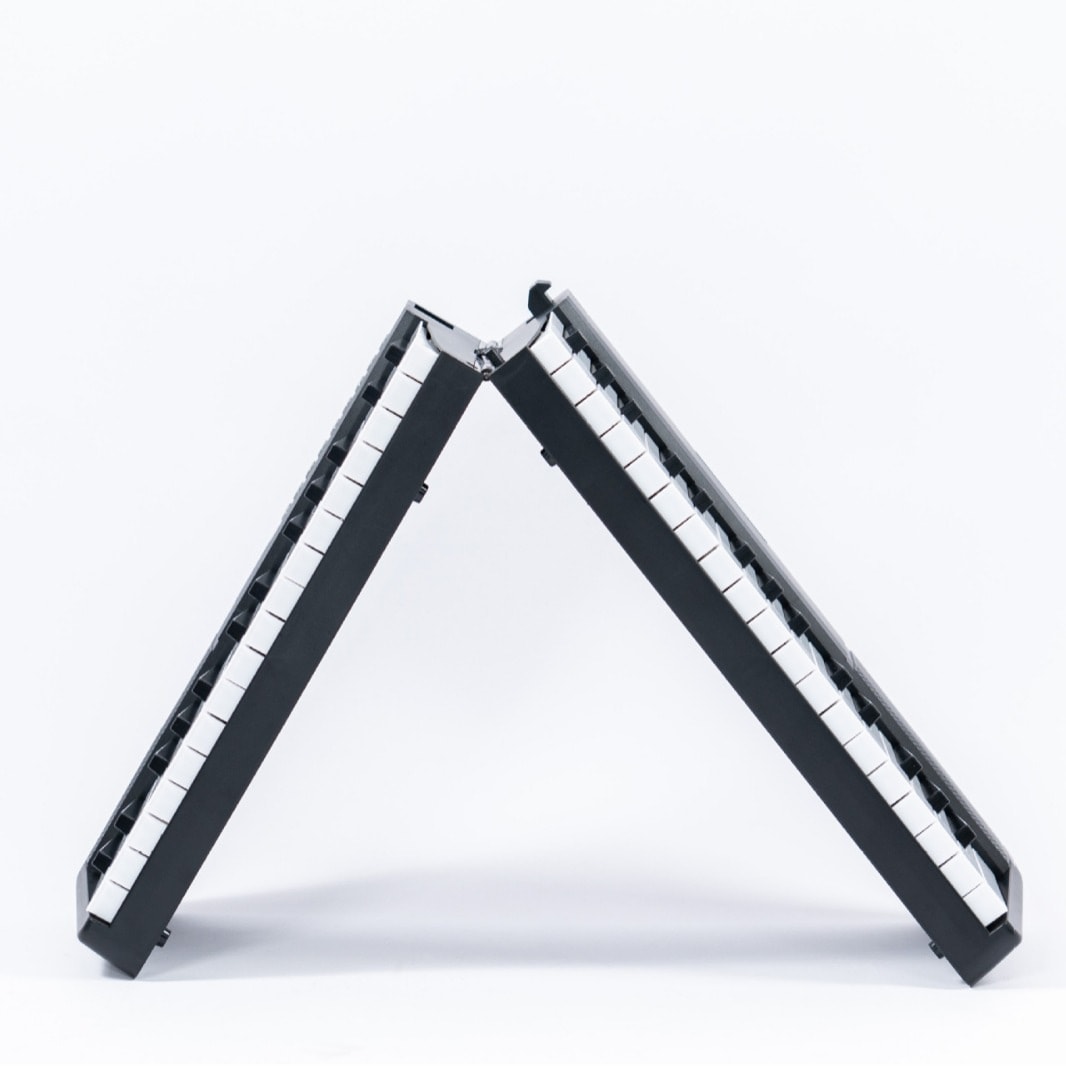 61鍵充電式bluetooth版折りたたみ電子キーボード多機能キーボードギフトパッケージにはピアノバッグが付属し大型ピアノスタンドを装備可能