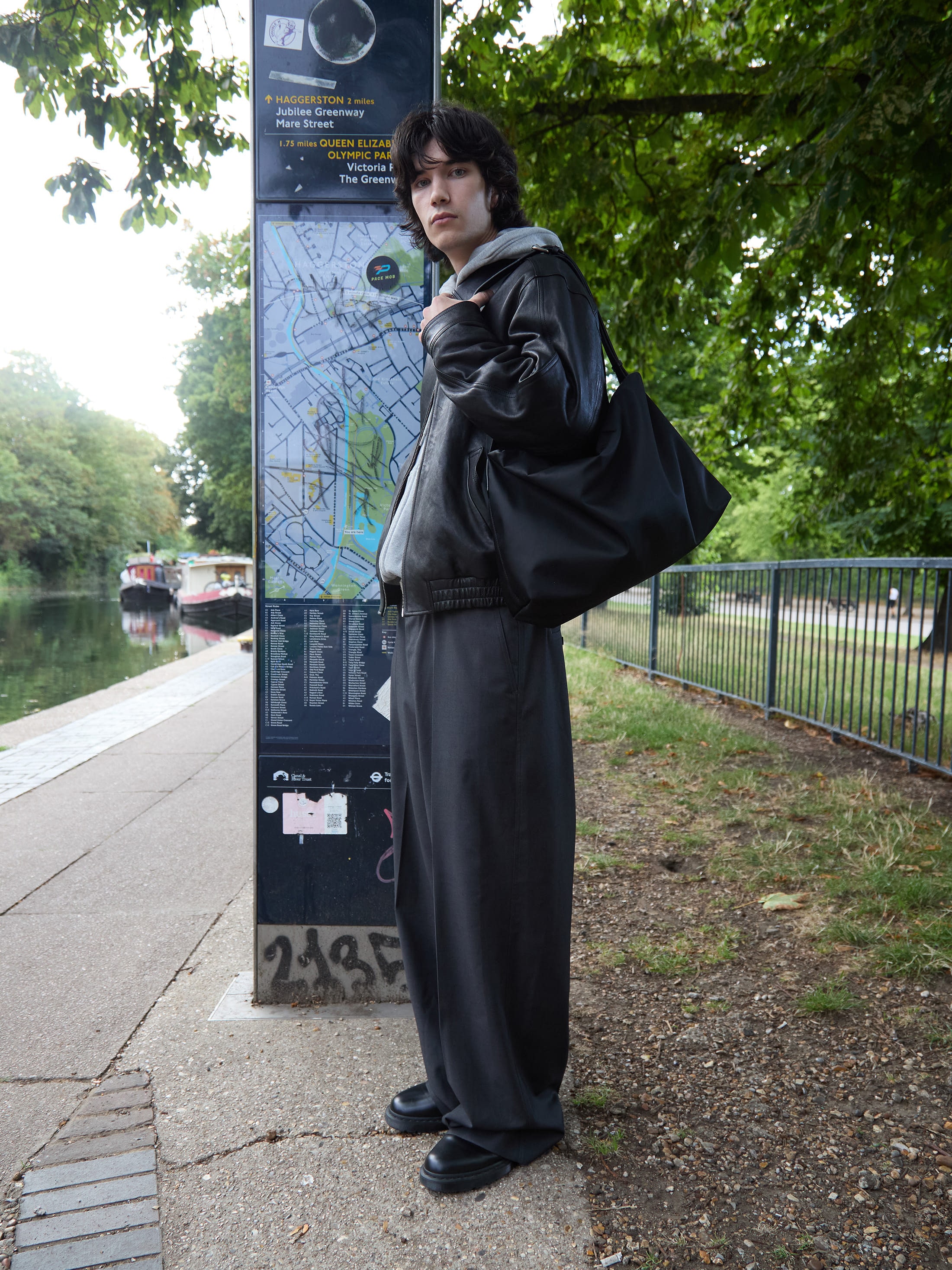 【LOW CLASSIC】 25FW LARGE BELTED BOX BAG : BLACK