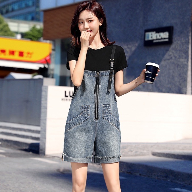 ボトムス パンツ サロペット デニムパンツ ミニ ミニ丈 ショート ショート丈 袖なし ノースリーブ デニム ブルーデニム かわいい 大人可愛い カジュアル おしゃれ お洒落 レトロ ラフ 8,686円
