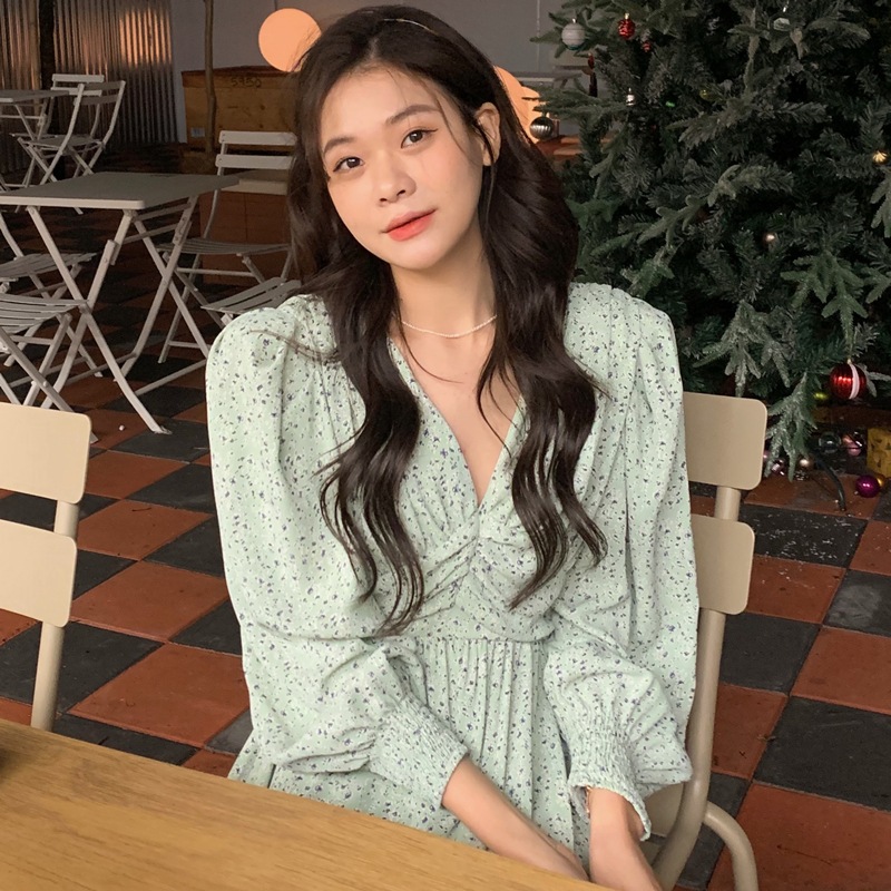 ワンピース ミモレ ミモレ丈 ロング ロング丈 袖あり 長袖 ボリューム袖 パフスリーブ Vネック フレア セミフレア 切り替えデザイン ウエストマーク スリット サイドスリット かわいい 大人可愛い